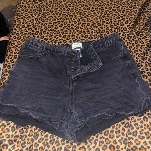 Black high rise 4 button mudd shorts